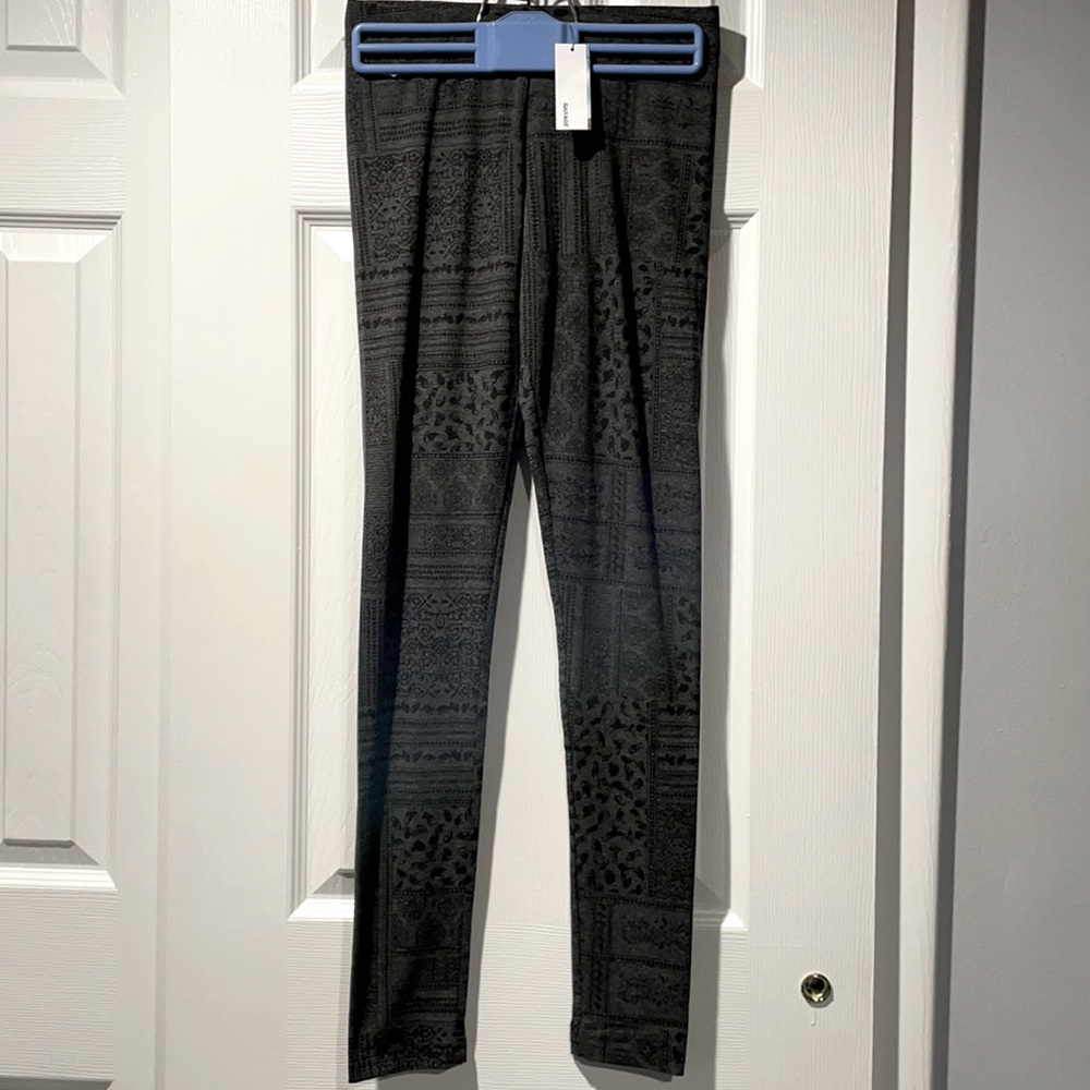 Garage NEW Gray Patterned Leggings